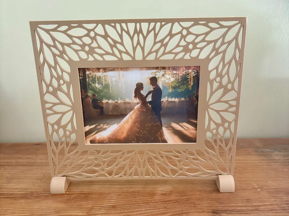 Yaprak Desenli Çerçeve