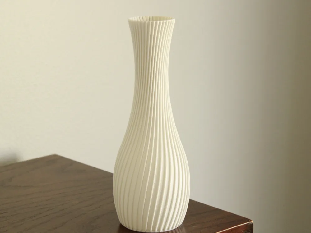 Çapraz Şeritli Vazo